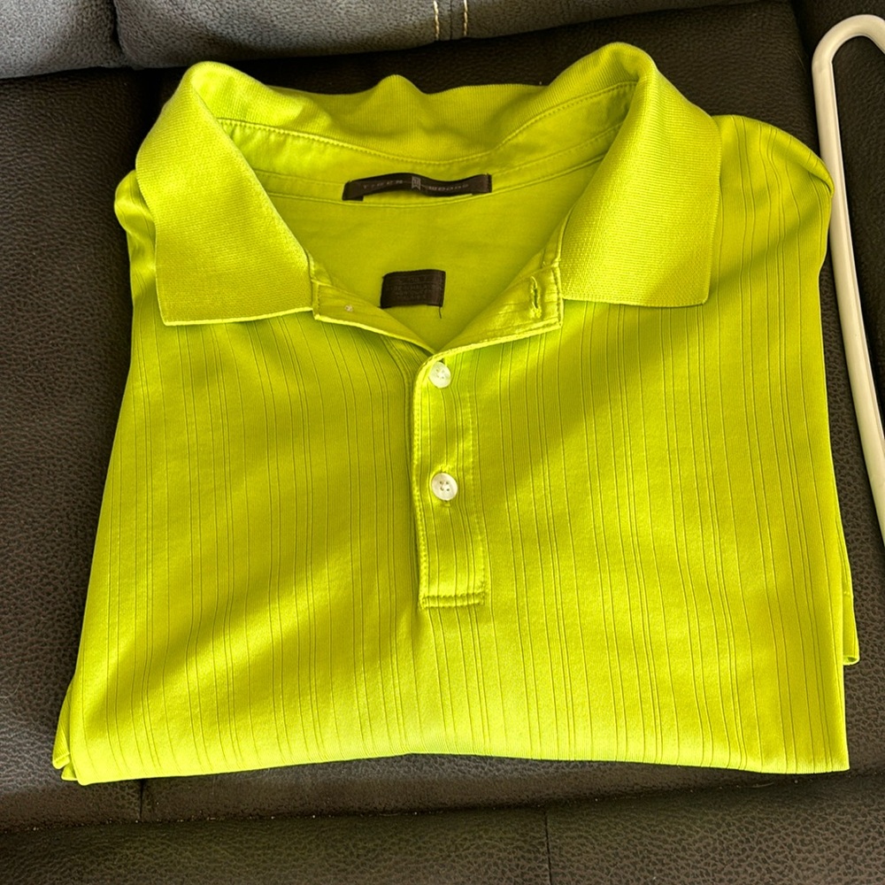 Excellent condition tiger woods golf tee